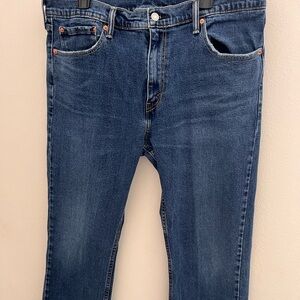 Men's Levi Bootcut Jeans 38x34 darker wash Jean. Barely Worn